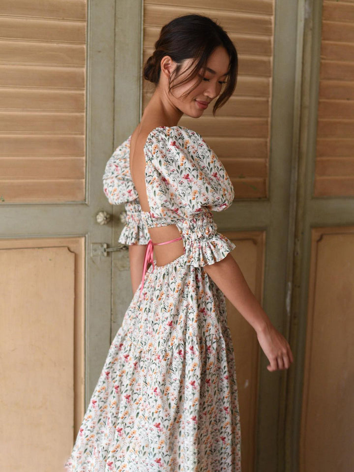 Back open small floral puff dress 
