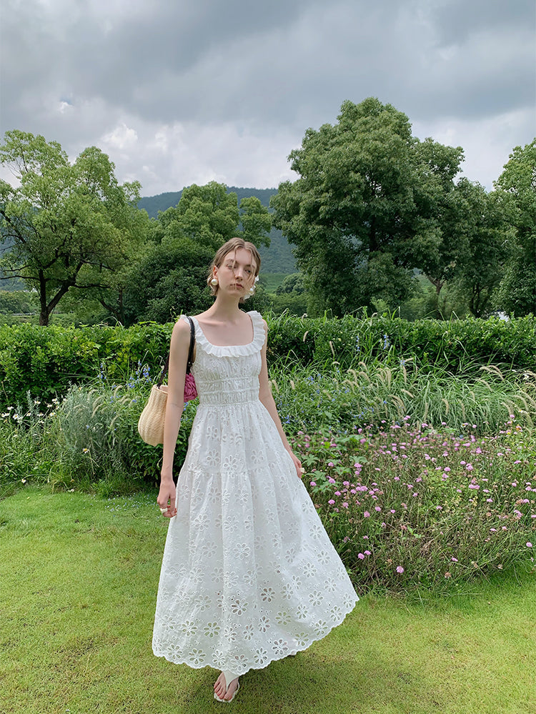 ミニフリルラウンドネック レースパンチング 白ワンピース – Jasmine