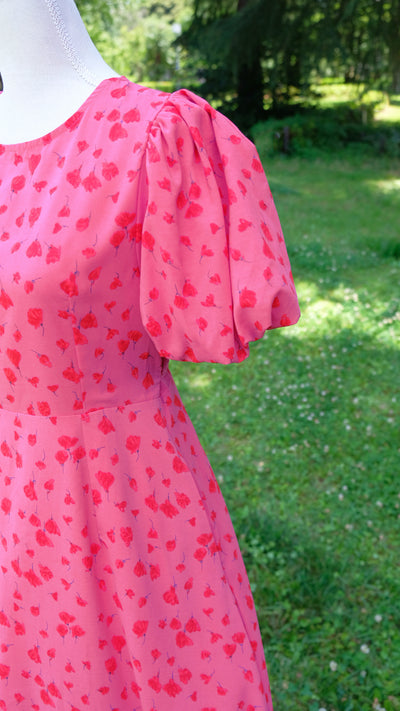 ローズピンク パフスリーブドレス