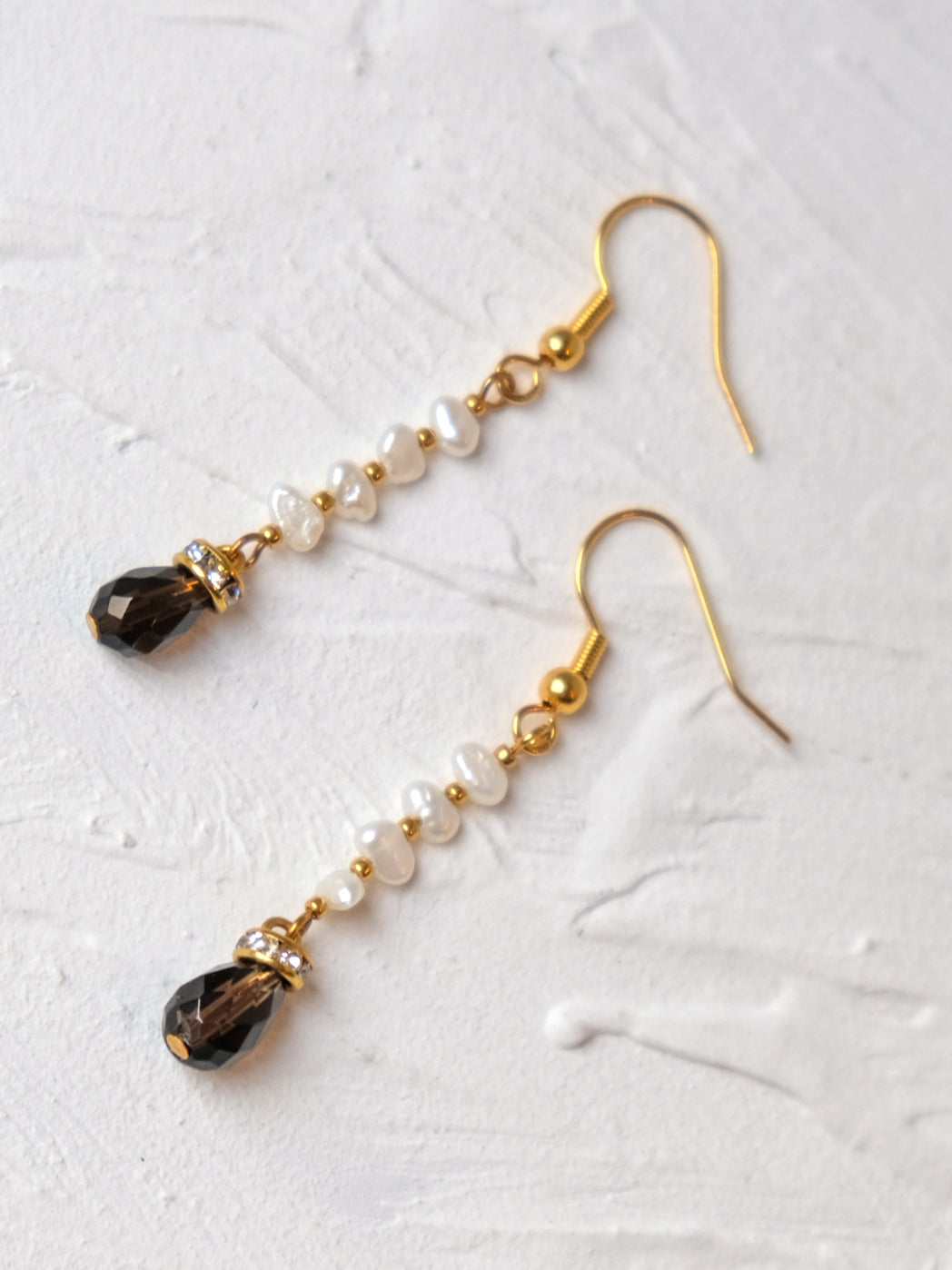 No.006 "tears" natural stone x freshwater pearl earrings 