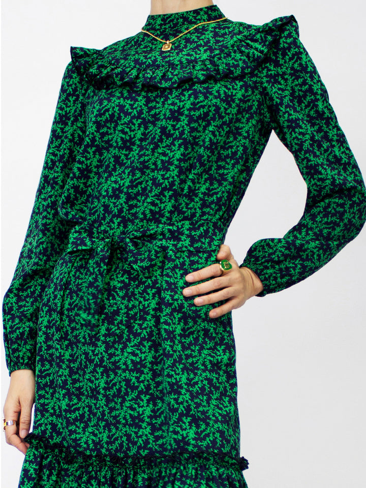 Decolletage frill green midi dress 